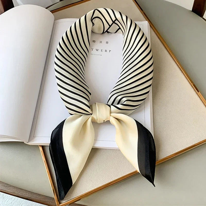 Foulard en Satin à Motif