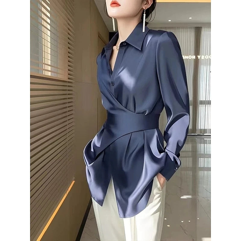 Chemise en satin bleu