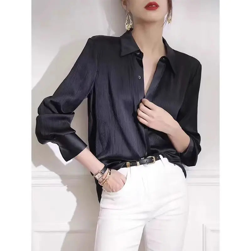 Chemise en satin noir