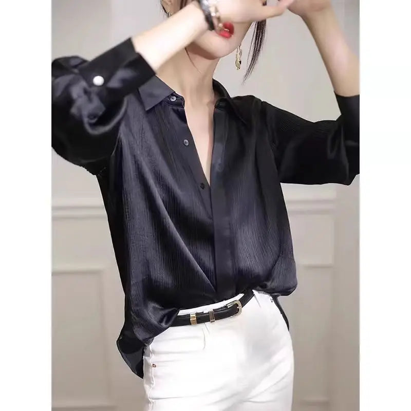 Chemise en satin noir