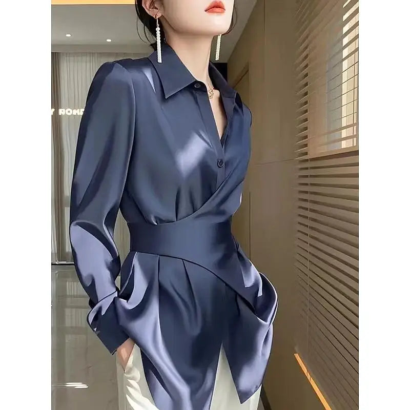 Chemise en satin bleu