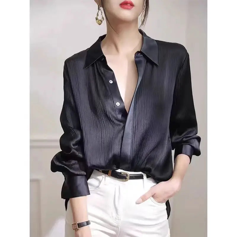 Chemise en satin noir