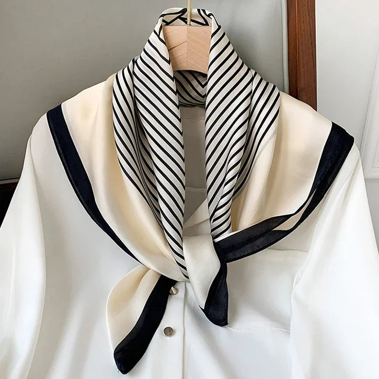 Foulard en Satin à Motif