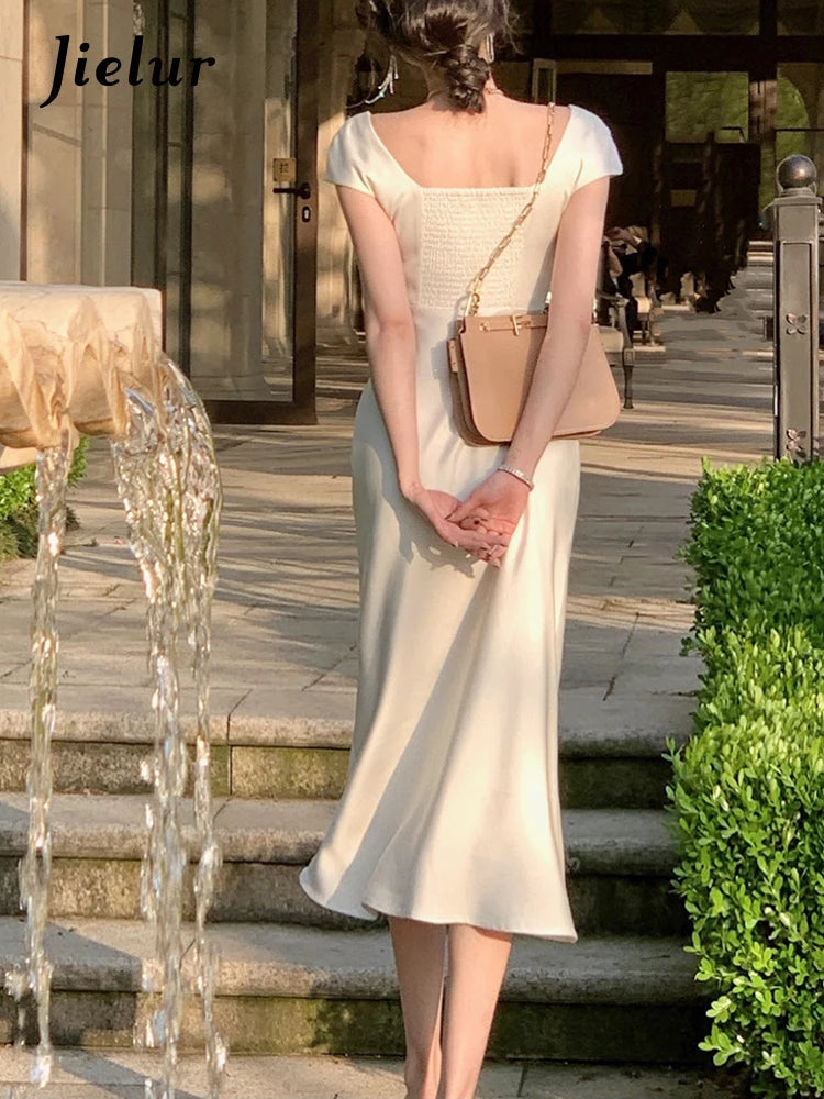 Robe en Satin Beige