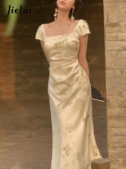 Robe en Satin Beige