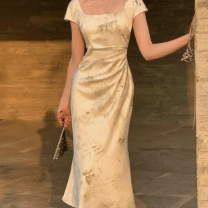 Robe en Satin Beige